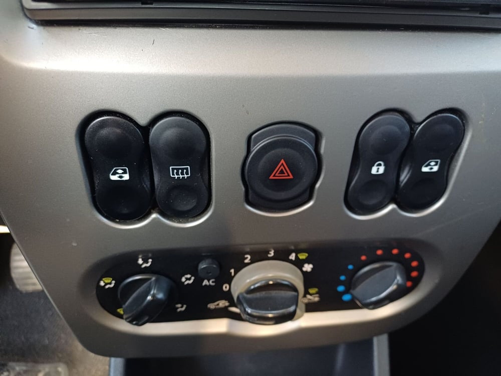 Dacia Sandero usata a Modena (10)