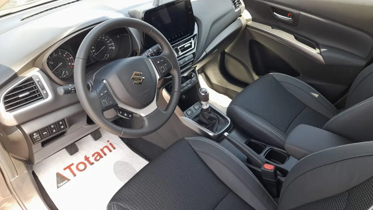Suzuki S-Cross nuova a L'Aquila (12)