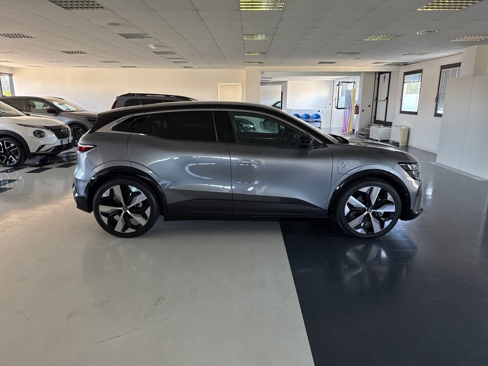 Renault Megane E-Tech Electric nuova a Vicenza (4)