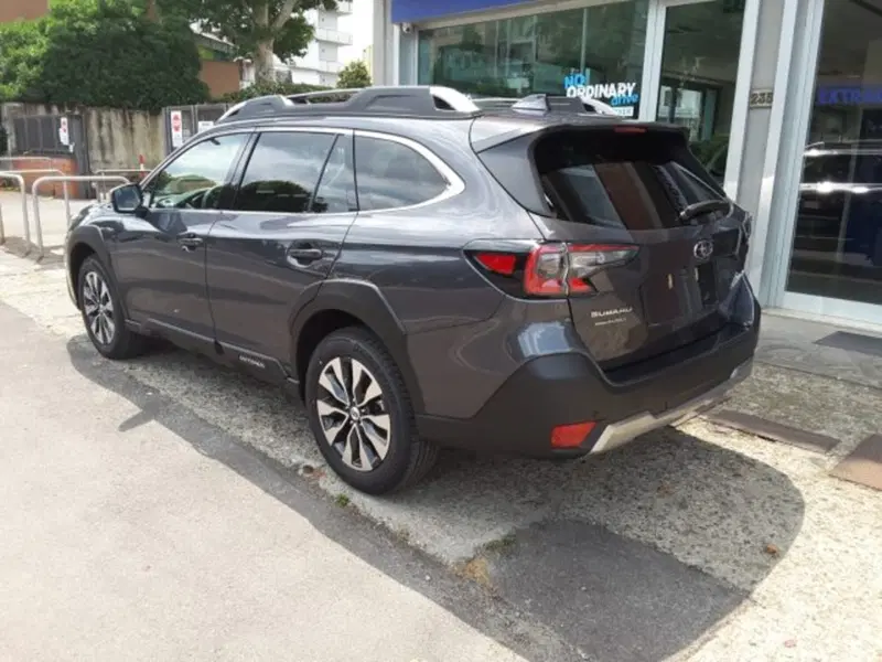 Subaru Outback nuova a Firenze (6)