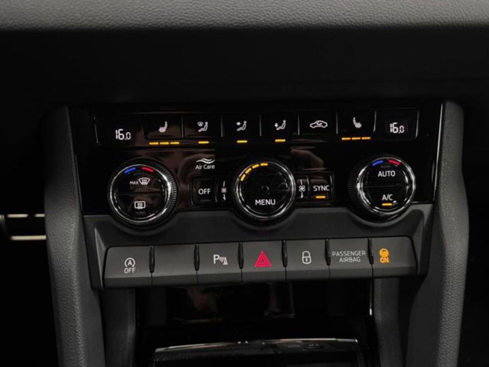 Skoda Karoq nuova a Como (18)
