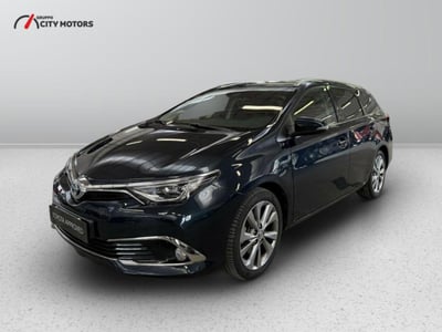 Toyota Auris Station Wagon 1.8 Hybrid Lounge del 2017 usata a Monza