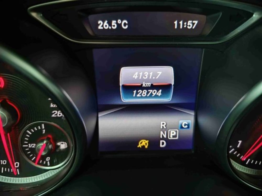 Mercedes-Benz GLA SUV usata a Catania (15)