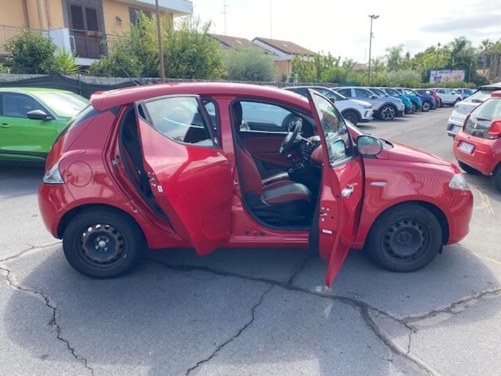 Lancia Ypsilon usata a Catania (11)