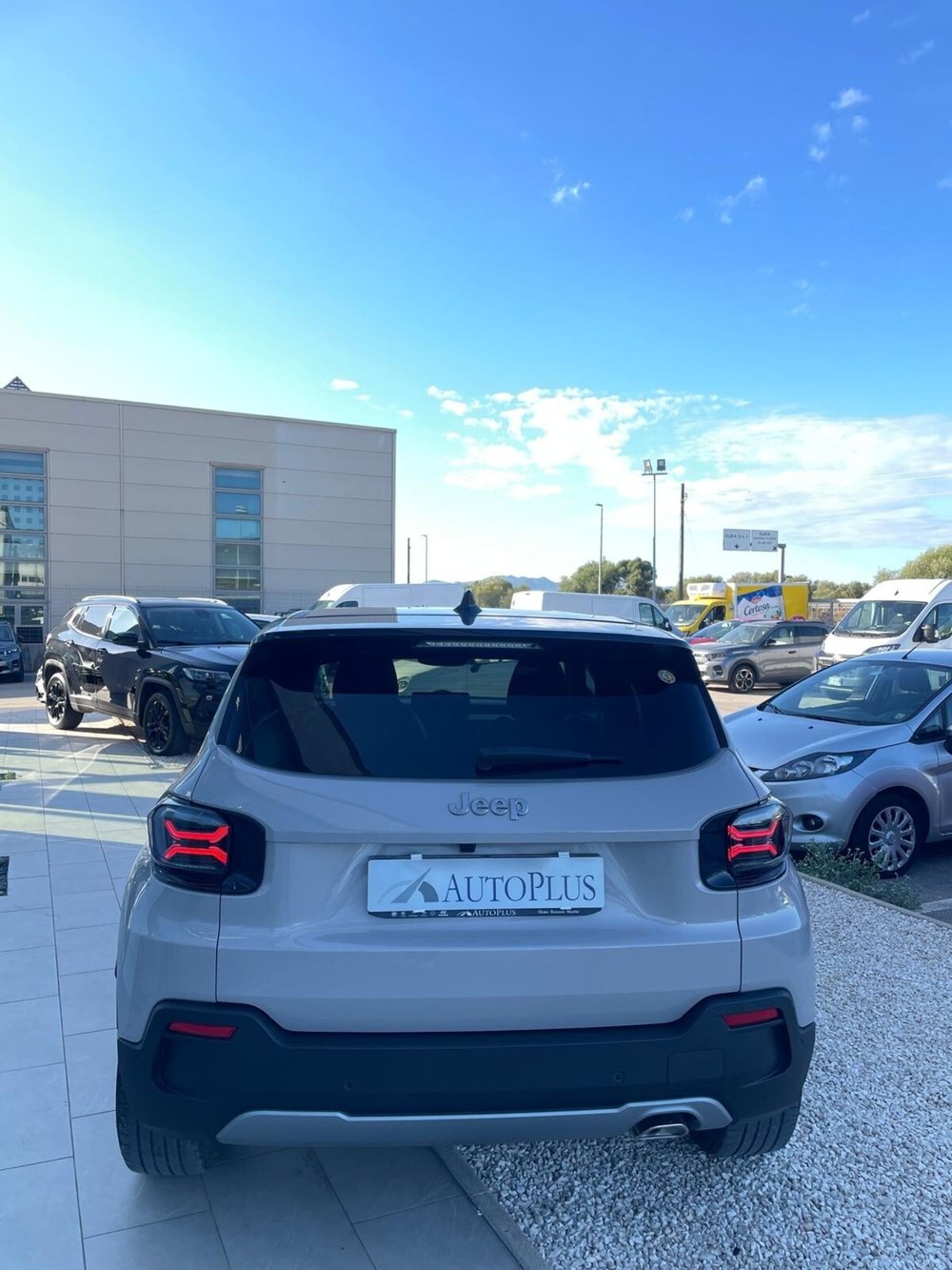 Jeep Avenger usata a Sassari (8)