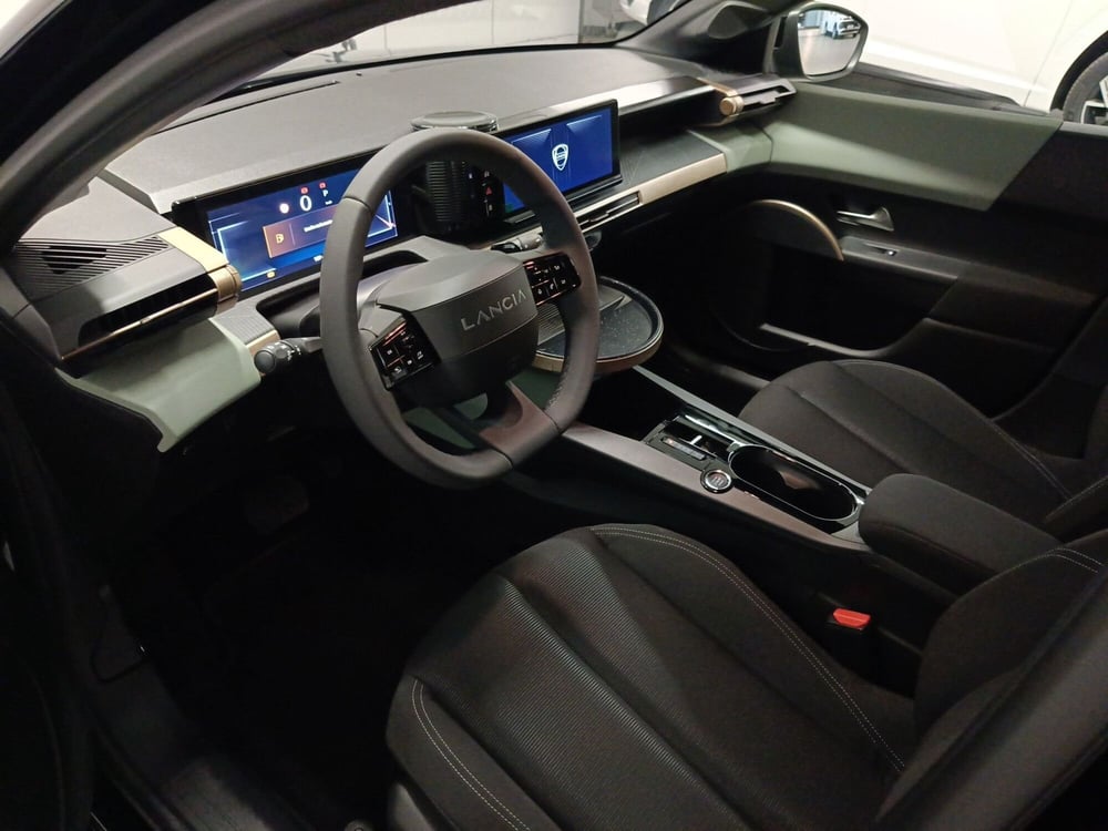 Lancia Ypsilon usata a Macerata (11)