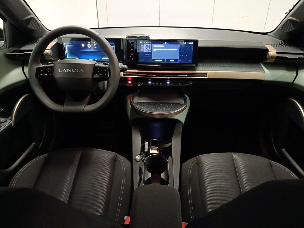 Lancia Ypsilon usata a Macerata (16)