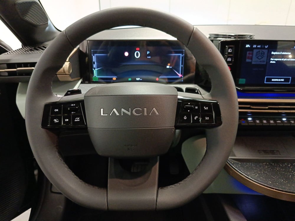 Lancia Ypsilon usata a Macerata (17)