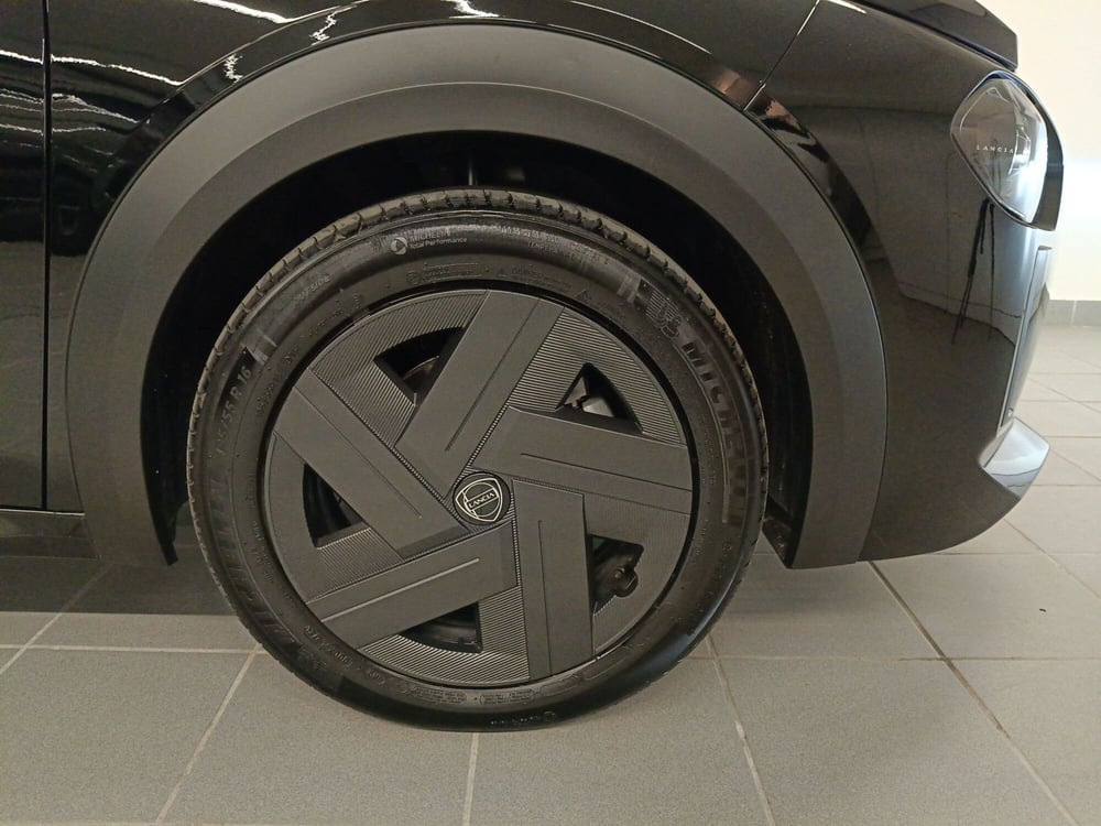 Lancia Ypsilon usata a Macerata (7)