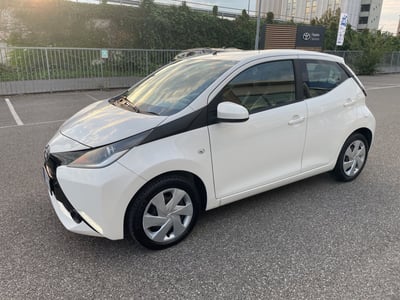 Toyota Aygo 1.0 VVT-i 69 CV 5 porte x-clusiv del 2018 usata a Piacenza