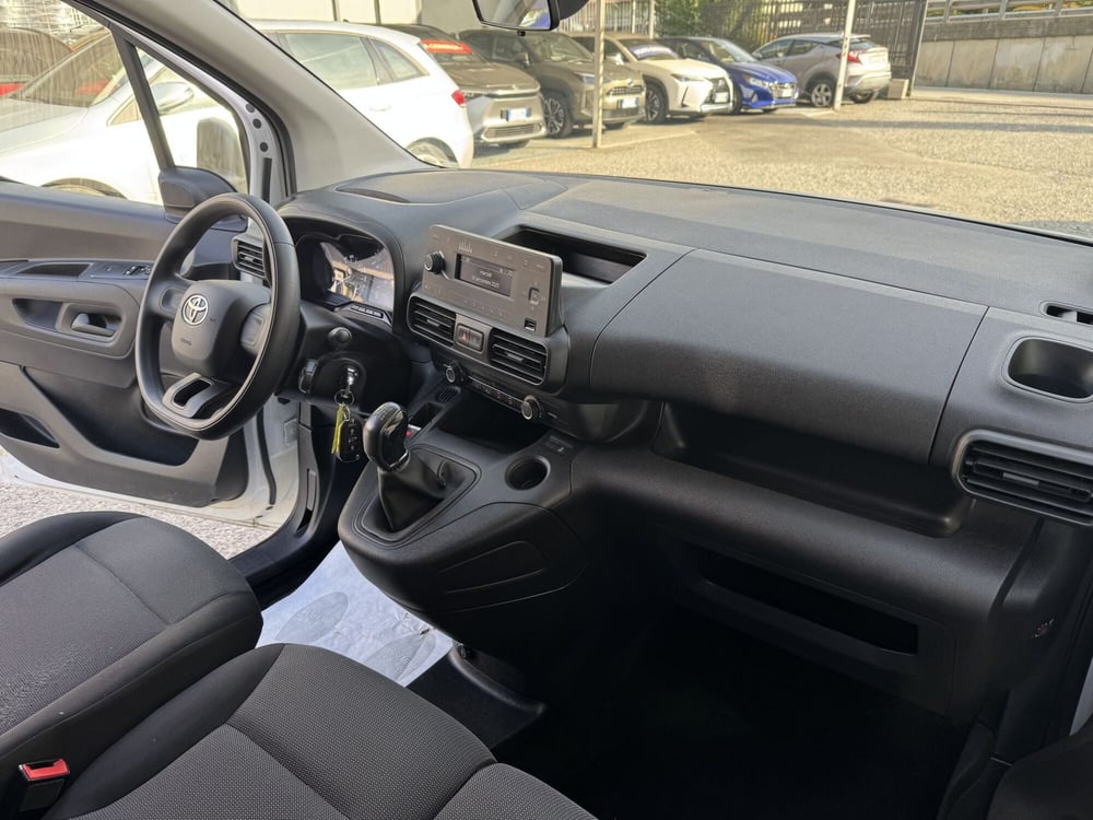 Toyota Proace City usata a Como (6)