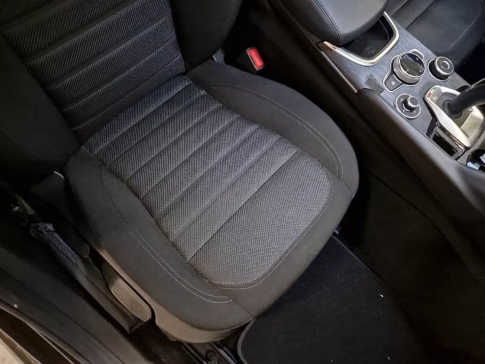 Alfa Romeo Giulia usata a Salerno (14)