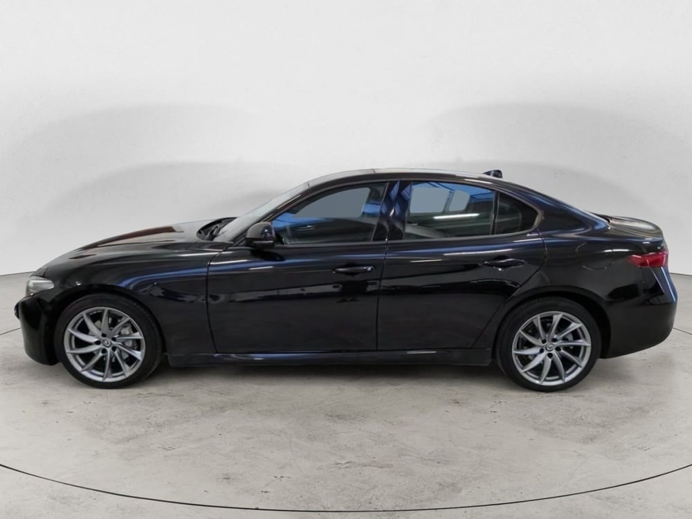 Alfa Romeo Giulia usata a Salerno (4)