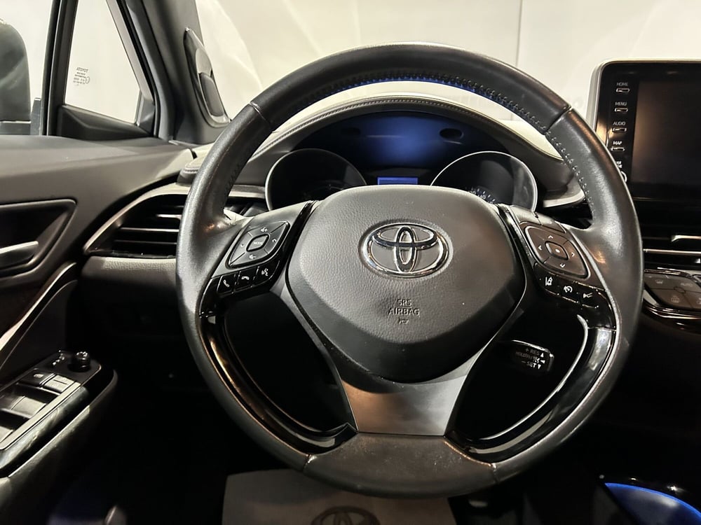 Toyota Toyota C-HR usata a Milano (10)