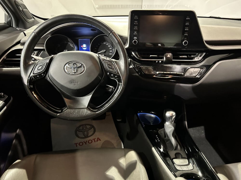 Toyota Toyota C-HR usata a Milano (9)