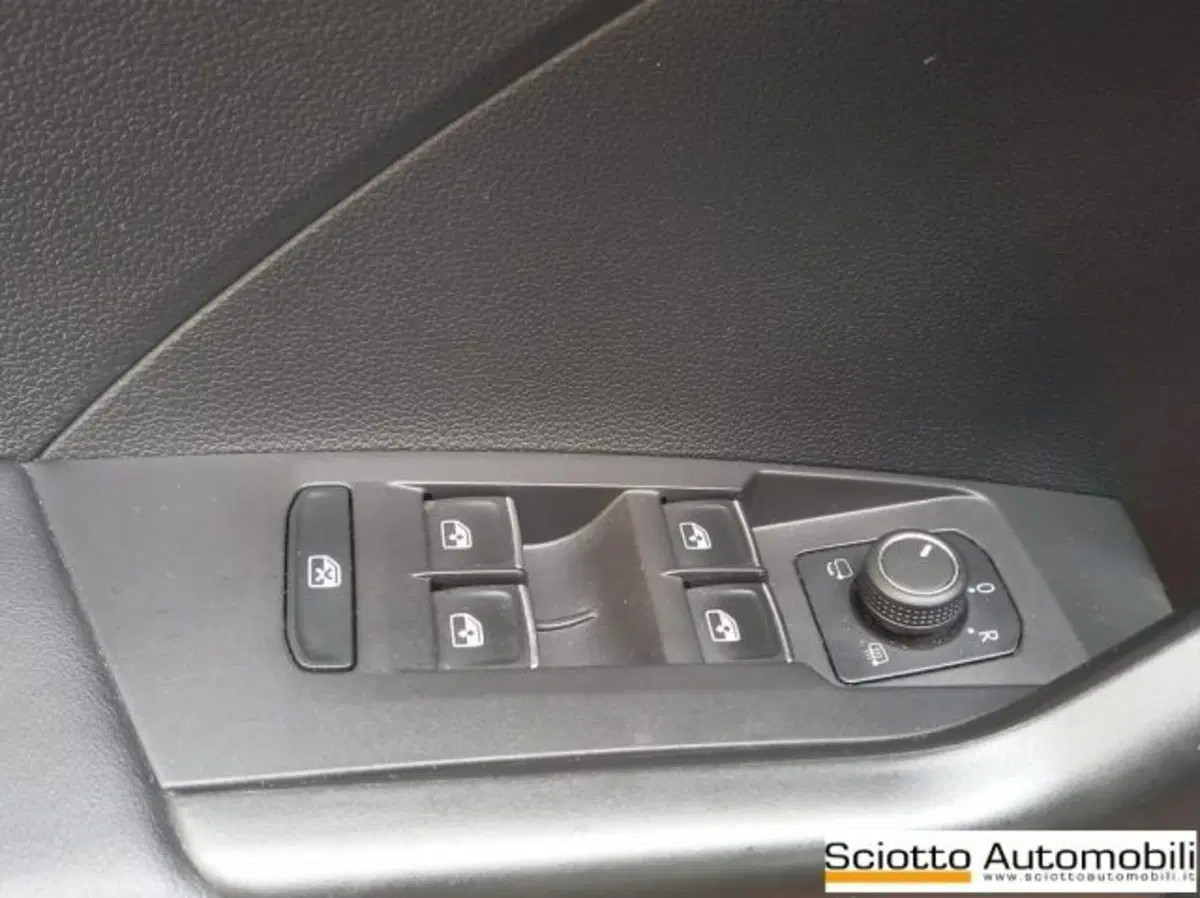 Volkswagen T-Cross usata a Messina (12)