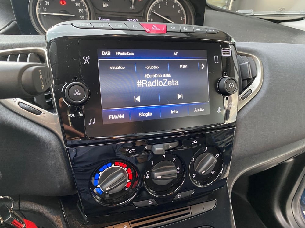 Lancia Ypsilon usata a Reggio Emilia (11)