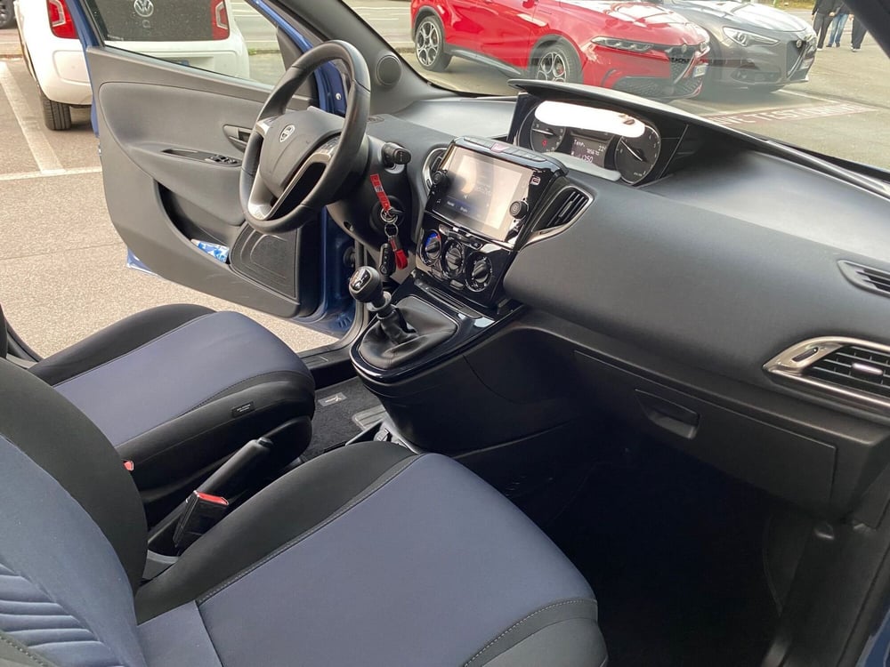 Lancia Ypsilon usata a Reggio Emilia (14)
