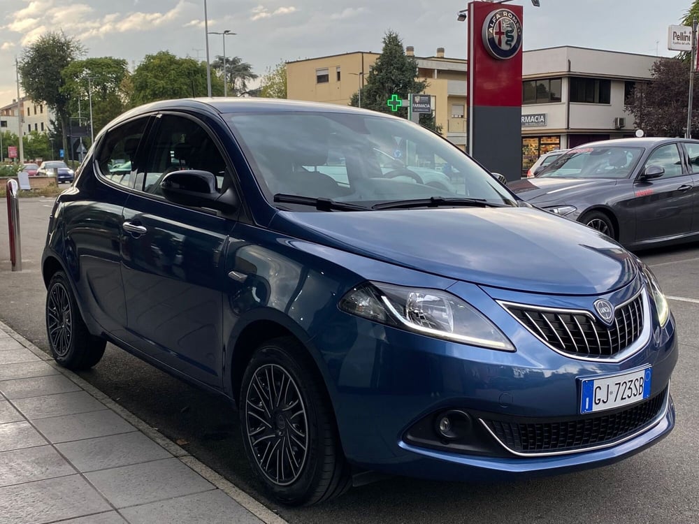 Lancia Ypsilon usata a Reggio Emilia (6)