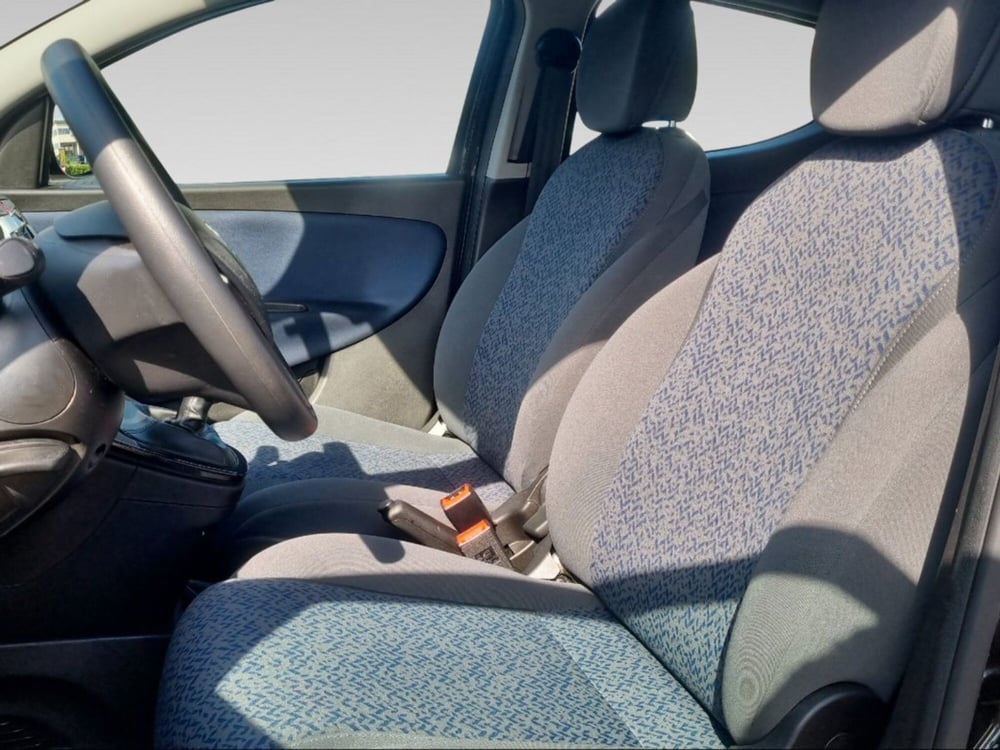 Lancia Ypsilon usata a Livorno (10)