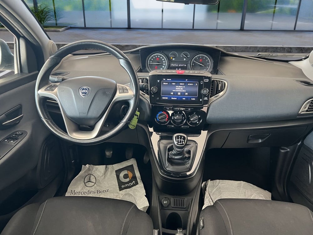 Lancia Ypsilon usata a Cosenza (14)
