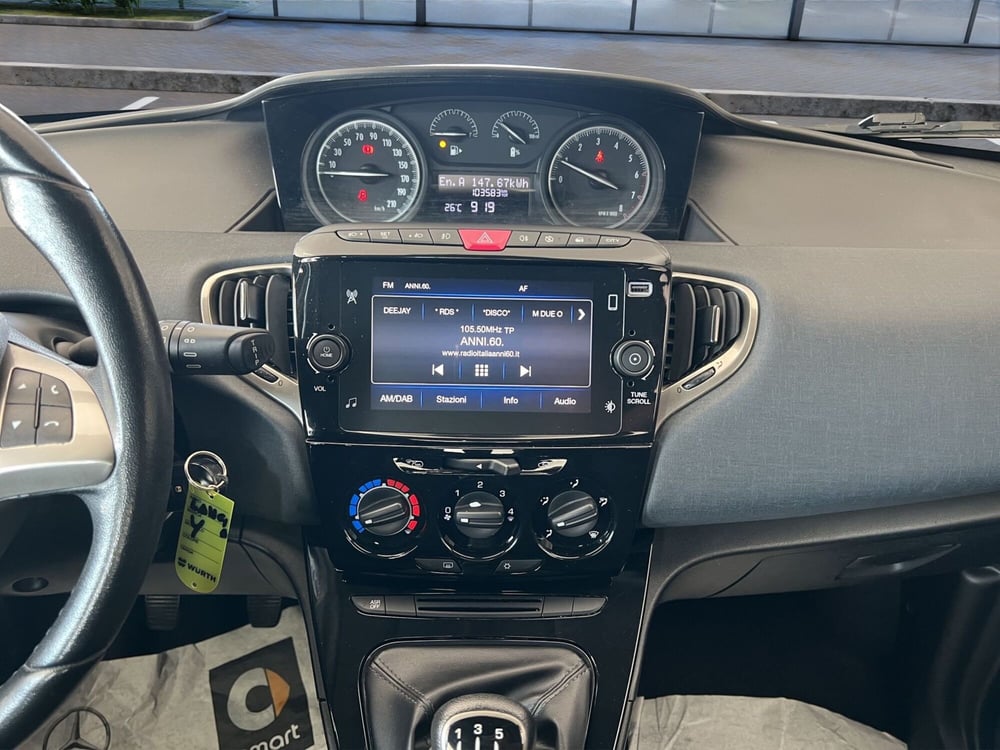 Lancia Ypsilon usata a Cosenza (16)