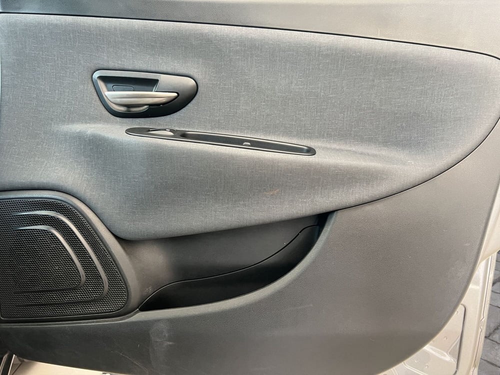 Lancia Ypsilon usata a Cosenza (17)
