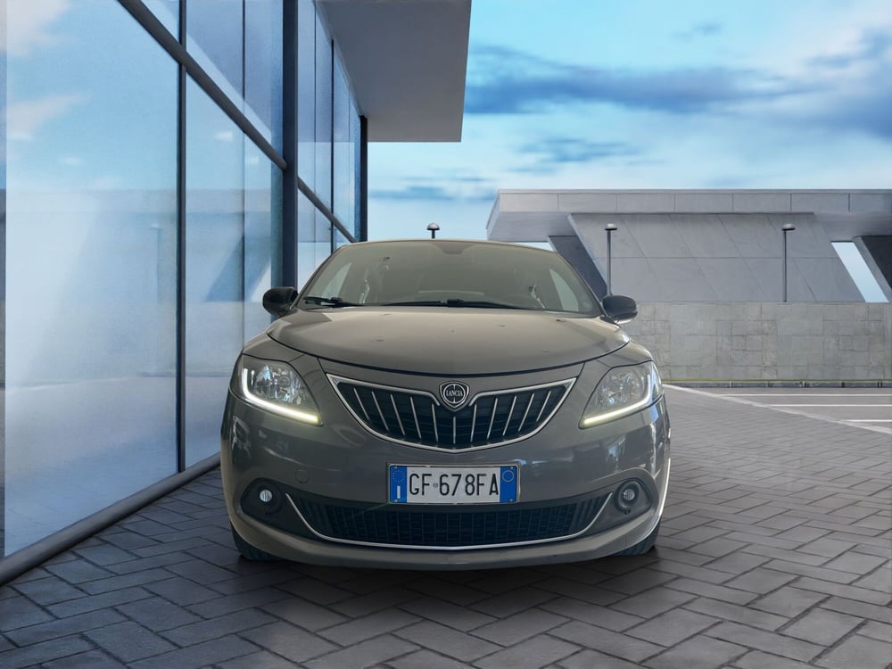 Lancia Ypsilon usata a Cosenza (2)
