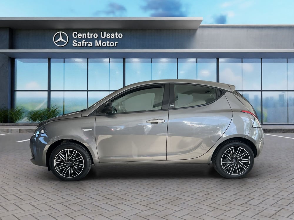 Lancia Ypsilon usata a Cosenza (3)