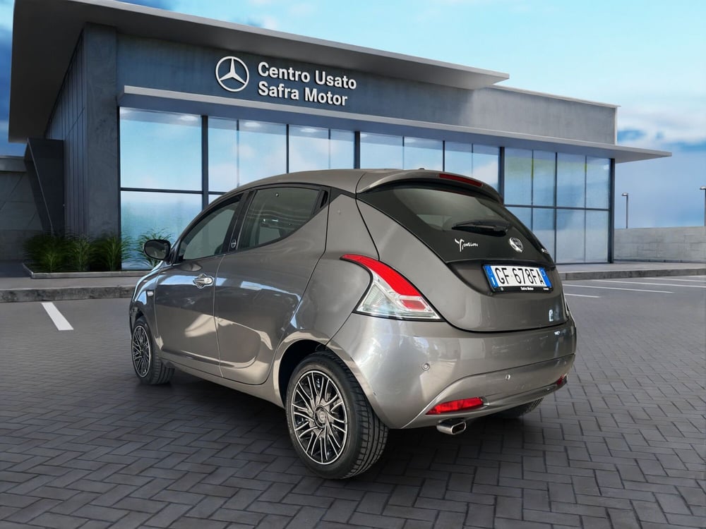 Lancia Ypsilon usata a Cosenza (4)