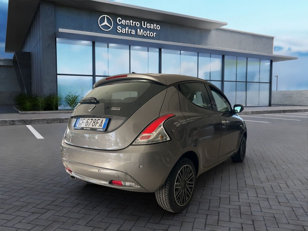 Lancia Ypsilon usata a Cosenza (6)
