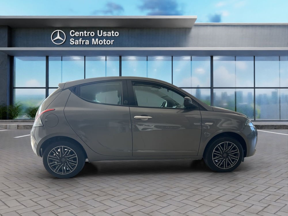 Lancia Ypsilon usata a Cosenza (7)