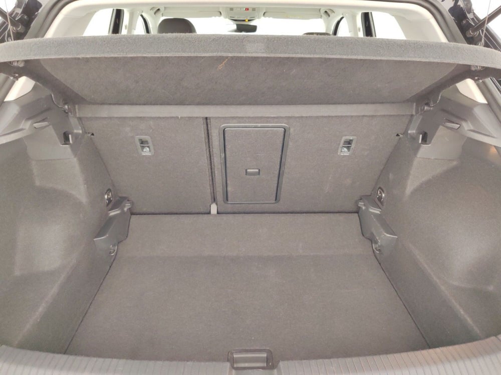 Volkswagen T-Roc usata a Massa-Carrara (16)