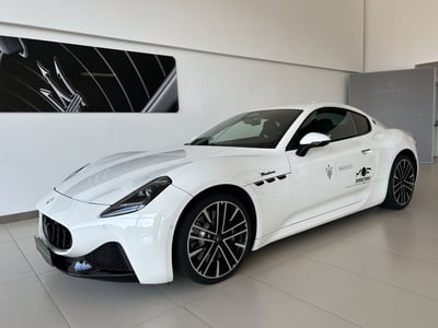 Maserati Granturismo 3.0 Modena awd auto del 2023 usata a Bari