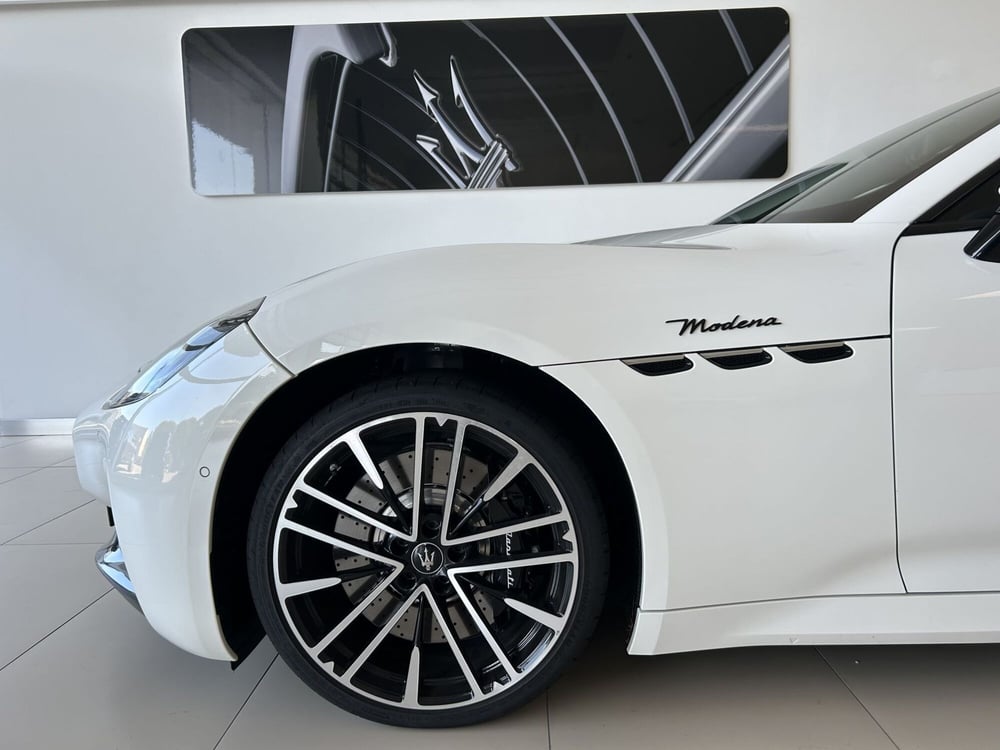Maserati Granturismo usata a Bari (10)