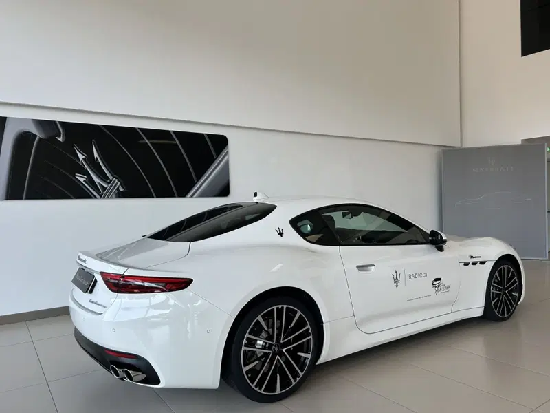 Maserati Granturismo usata a Bari (2)
