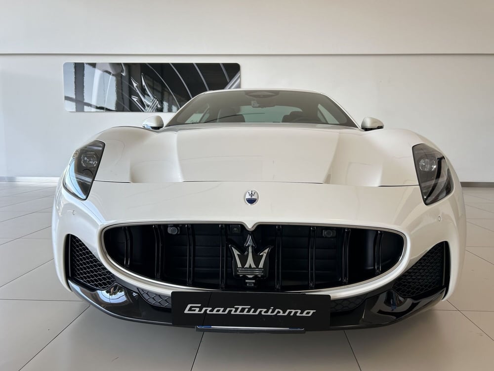 Maserati Granturismo usata a Bari (5)