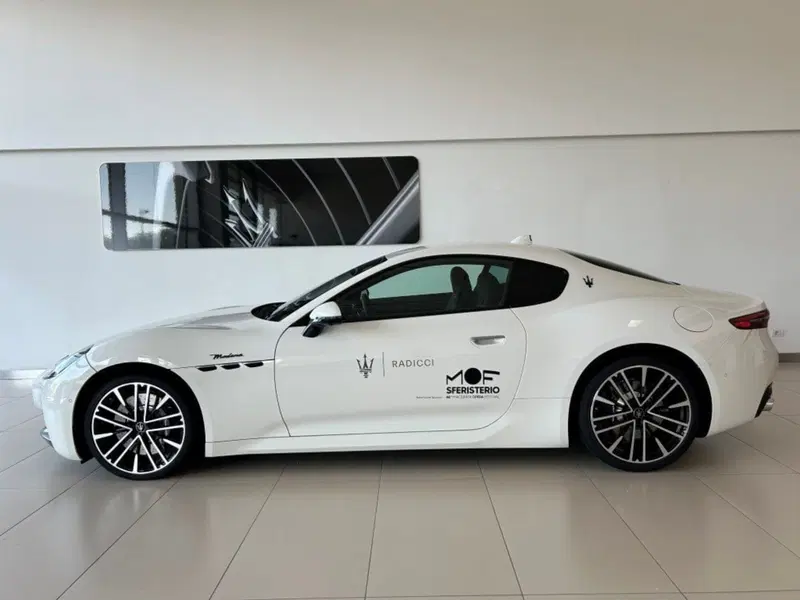 Maserati Granturismo usata a Bari (6)