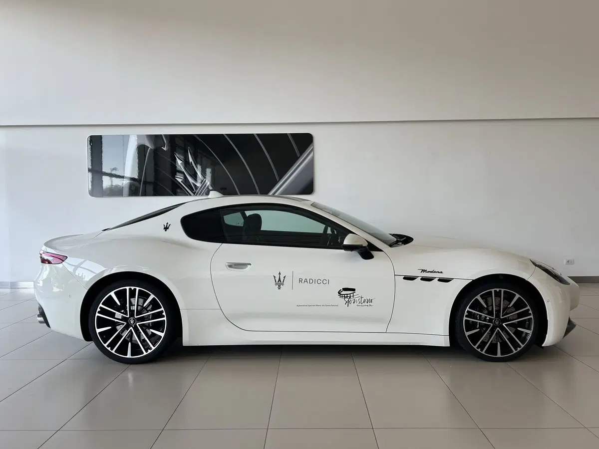 Maserati Granturismo usata a Bari (7)