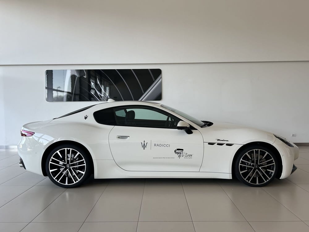 Maserati Granturismo usata a Bari (7)