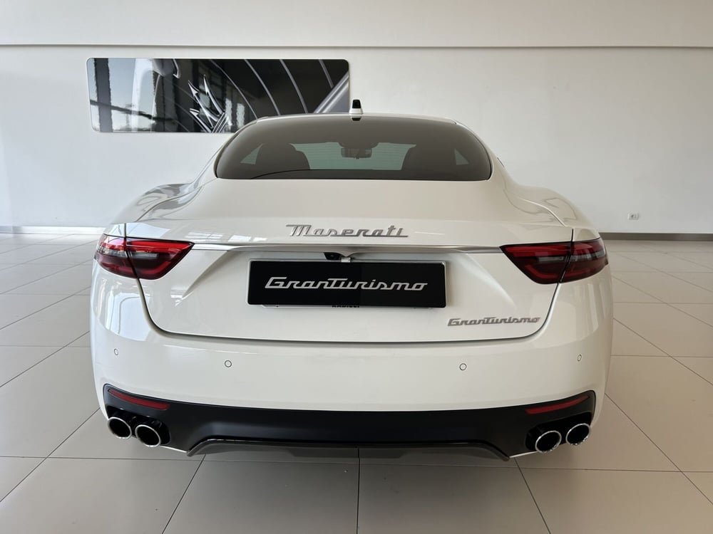 Maserati Granturismo usata a Bari (8)