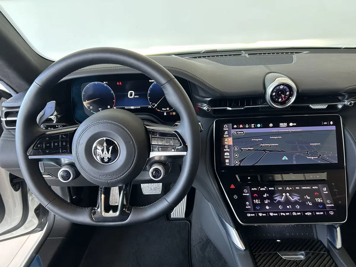 Maserati Granturismo usata a Bari (9)