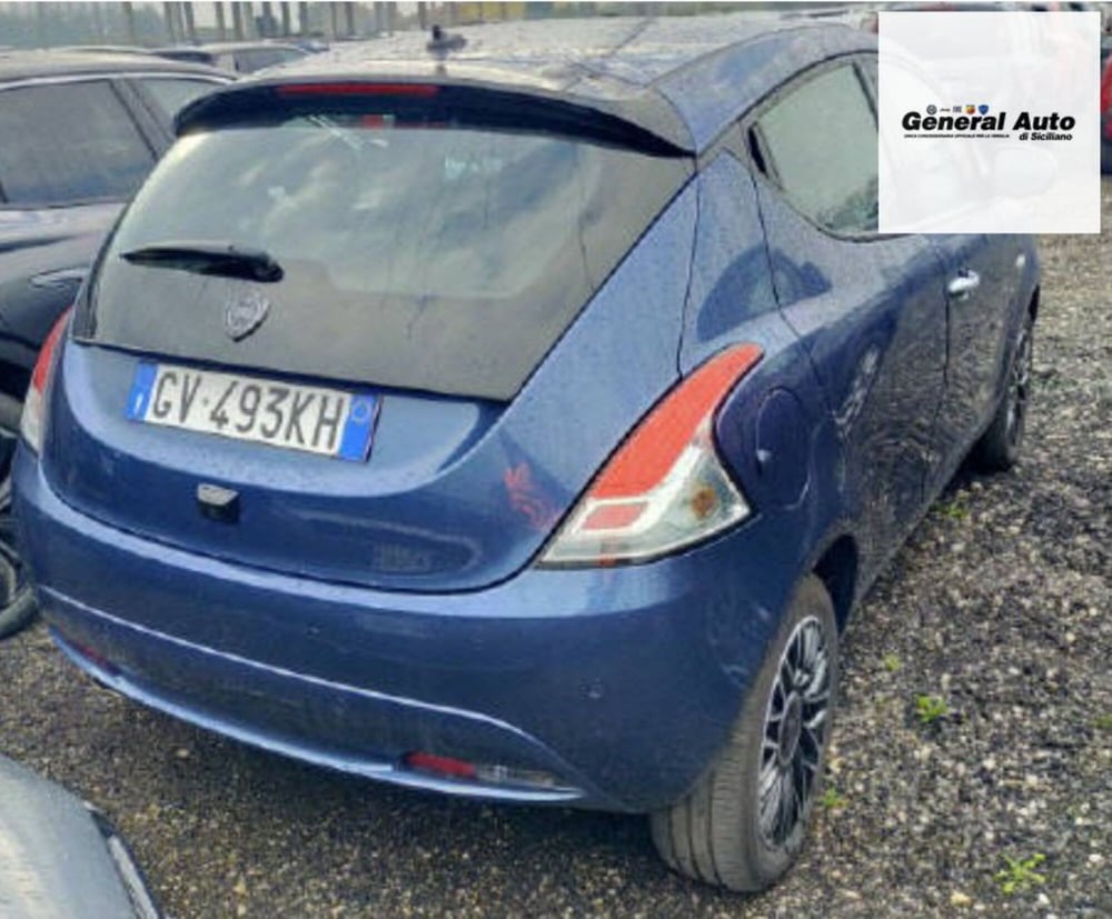Lancia Ypsilon usata a Lucca (2)