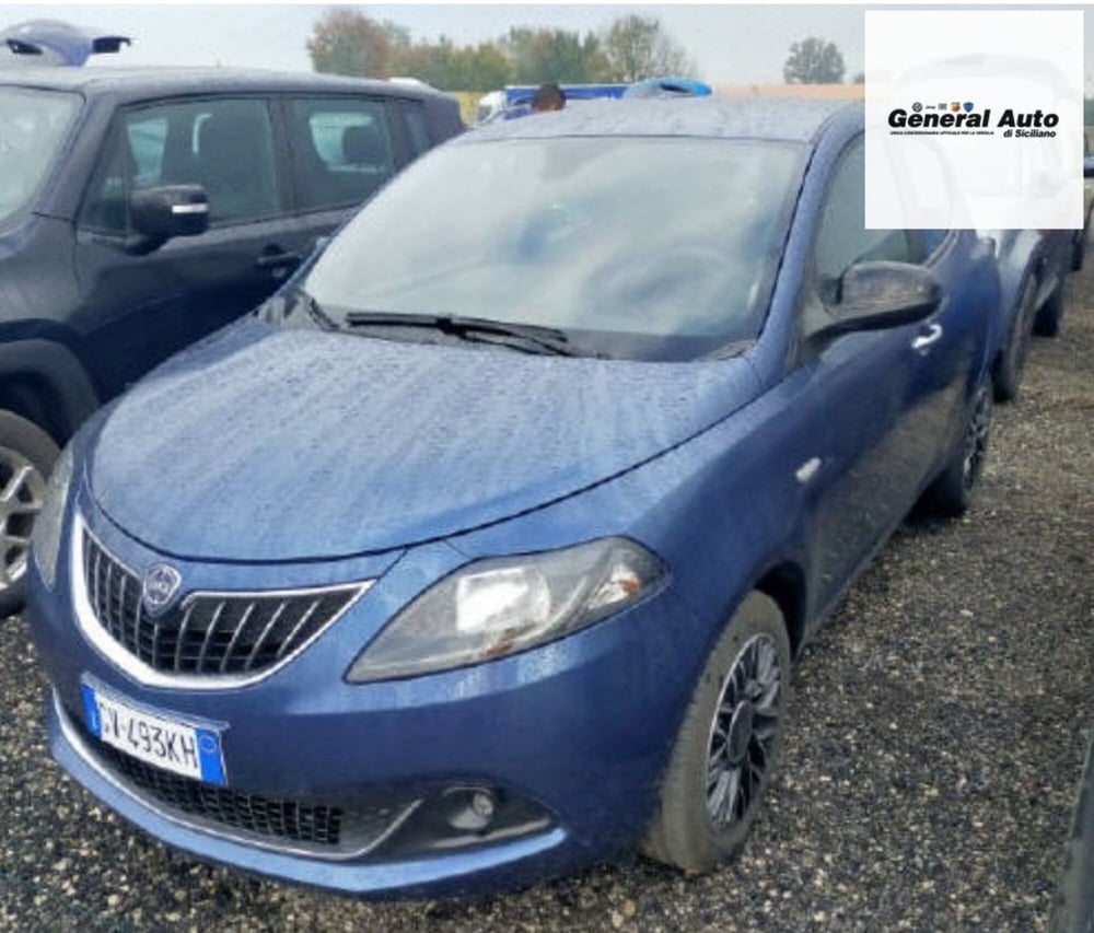 Lancia Ypsilon usata a Lucca (3)