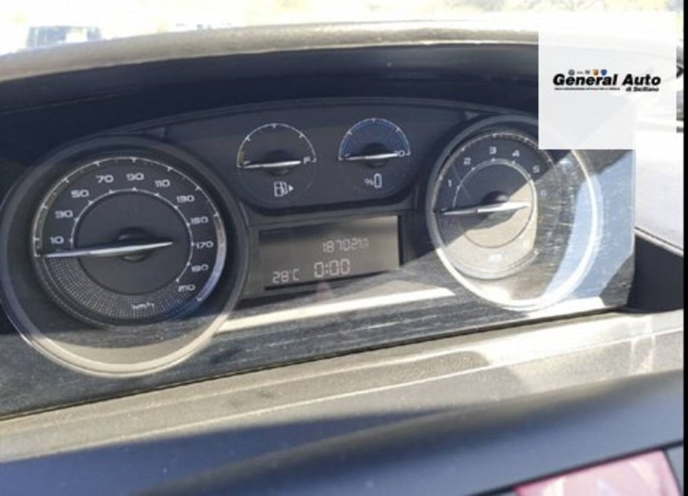 Lancia Ypsilon usata a Lucca (2)