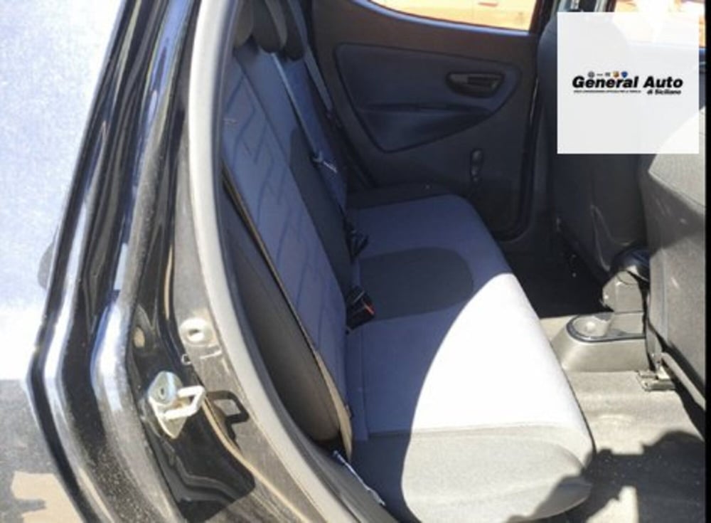 Lancia Ypsilon usata a Lucca (4)