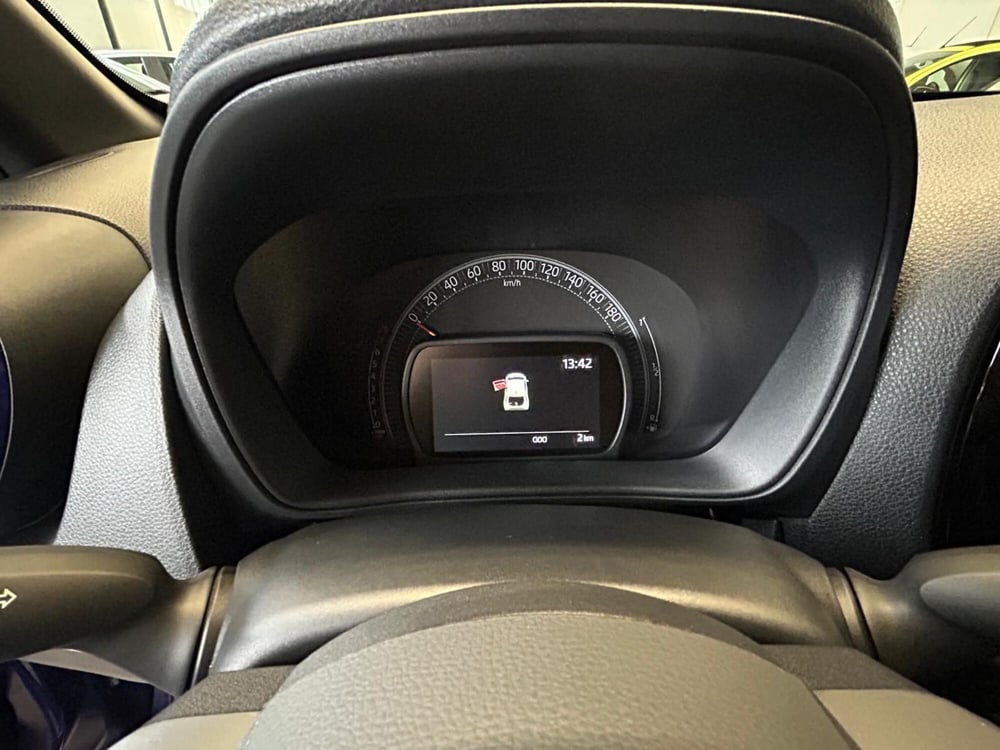 Toyota Aygo X nuova a Bergamo (9)