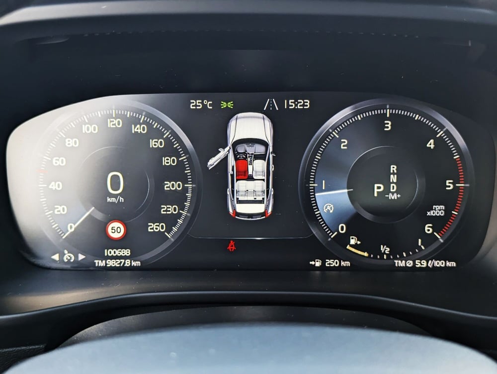 Volvo XC40 usata a Pescara (13)