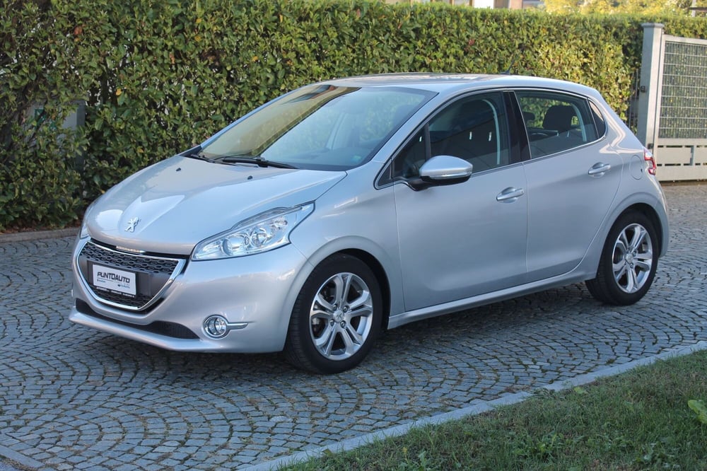 Peugeot 208 usata a Cuneo