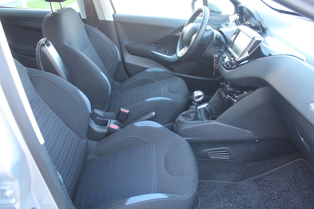Peugeot 208 usata a Cuneo (9)